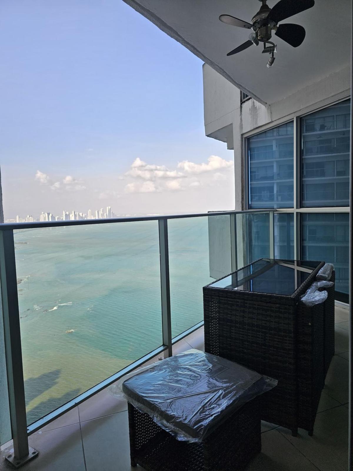 Penthouse 5 Stars, Ac, Wifi, Gym, Pool,