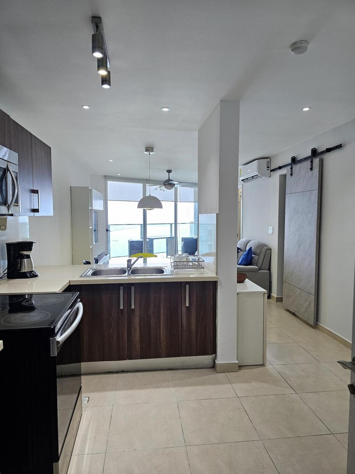 Penthouse 5 Stars, Ac, Wifi, Gym, Pool, Panama City